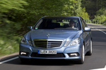 Mercedes-Benz Clase E E 500 AVANTGARDE Turismo Azul indigolita metalizado Exterior Frontal-Lateral 4 puertas
