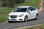 Chevrolet Cruze 2.0 VCDi 163 CV LT Turismo Olympic White Exterior Frontal-Lateral 4 puertas