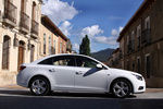 Chevrolet Cruze 2.0 VCDi 163 CV LT Turismo Olympic White Exterior Lateral 4 puertas