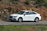 Chevrolet Cruze 2.0 VCDi 163 CV LT Turismo Olympic White Exterior Frontal-Lateral 4 puertas