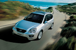 KIA Carens Gama Carens (2011) Gama Carens (2011) Monovolumen Bright Silver (metalizado) Exterior Frontal-Lateral 5 puertas