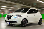 Lancia Ypsilon Gama Ypsilon Gama Ypsilon Turismo Blanco Neve Exterior Frontal-Lateral 5 puertas