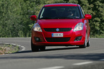Suzuki Swift 1.3 D 75 CV GL+ Turismo Rojo Bright Exterior Frontal 3 puertas