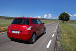 Suzuki Swift 1.3 D 75 CV GL+ Turismo Rojo Bright Exterior Posterior-Lateral 3 puertas