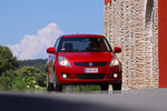 Suzuki Swift 1.3 D 75 CV GL+ Turismo Rojo Bright Exterior Frontal 3 puertas