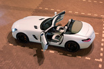 Mercedes-Benz SLS AMG SLS AMG Roadster 571 CV Gama SLS AMG Roadster Descapotable Blanco M&iacute;stico 2 Exterior Cenital-Posterior-Lateral 2 puertas