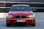 BMW Serie 1 118i Sport Line Turismo Karmesinrot Exterior Frontal 5 puertas