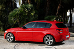 BMW Serie 1 118i Sport Line Turismo Karmesinrot Exterior Lateral-Posterior 5 puertas