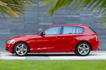 BMW Serie 1 118i Sport Line Turismo Karmesinrot Exterior Lateral 5 puertas