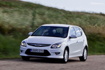 Hyundai i30 1.6 CRDi VGT 128 CV GLS FDu Style Turismo Crystal White Exterior Frontal-Lateral 5 puertas