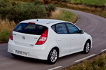 Hyundai i30 1.6 CRDi VGT 128 CV GLS FDu Style Turismo Crystal White Exterior Posterior-Lateral 5 puertas