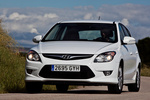 Hyundai i30 1.6 CRDi VGT 128 CV GLS FDu Style Turismo Crystal White Exterior Frontal-Lateral 5 puertas