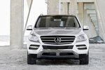 Mercedes-Benz Clase M Version EE.UU. Gama Clase M Todo terreno Plata Iridio Exterior Frontal 5 puertas