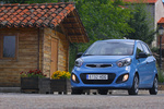 KIA Picanto 1.0 69 CV Concept Turismo Alice Blue Exterior Frontal-Lateral 5 puertas