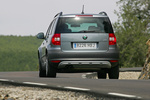 Skoda Yeti GreenLine 1.6 TDI 105 CV GreenLine Todo terreno Gris Platino Exterior Posterior 5 puertas