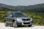 Skoda Yeti GreenLine 1.6 TDI 105 CV GreenLine Todo terreno Gris Platino Exterior Lateral-Frontal 5 puertas