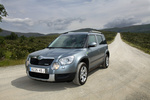 Skoda Yeti GreenLine 1.6 TDI 105 CV GreenLine Todo terreno Gris Platino Exterior Frontal-Lateral 5 puertas