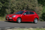 Alfa Romeo Giulietta 1.7 TBi 235 CV Quadrifoglio Verde Turismo Rojo Alfa Exterior Frontal-Lateral 5 puertas