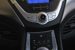 Hyundai Elantra Gama Elantra Gama Elantra Turismo Interior Consola Central 4 puertas