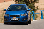 Chevrolet Aveo 1.4 16v LTZ Turismo Borocay Blue Exterior Frontal-Lateral 5 puertas
