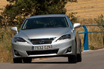 Lexus IS IS 200d 150 CV Luxury Turismo Plata Exterior Frontal-Lateral 4 puertas