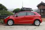 KIA Rio Gama Rio Gama Rio Turismo Signal Red Exterior Lateral 5 puertas