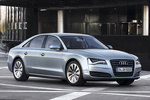 Audi A8 A8 hybrid A8 hybrid Turismo Plata Hielo Metalizado Exterior Lateral-Frontal 4 puertas