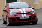KIA Rio Gama Rio Gama Rio Turismo Signal Red Exterior Frontal-Lateral 5 puertas