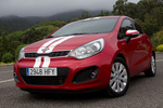 KIA Rio Gama Rio Gama Rio Turismo Signal Red Exterior Frontal-Lateral 5 puertas