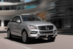 Mercedes-Benz Clase M ML 350 BlueTEC 4MATIC 258 CV Gama Clase M Todo terreno Gris Tenorita Metalizado Exterior Lateral-Frontal 5 puertas