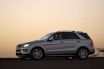 Mercedes-Benz Clase M ML 350 BlueTEC 4MATIC 258 CV Gama Clase M Todo terreno Gris Iridio Metalizado Exterior Lateral 5 puertas