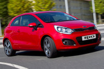 KIA Rio Gama Rio Gama Rio Turismo Signal Red Exterior Lateral-Posterior 3 puertas
