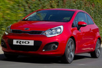 KIA Rio Gama Rio Gama Rio Turismo Signal Red Exterior Frontal-Lateral 3 puertas