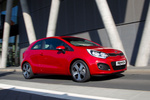 KIA Rio Gama Rio Gama Rio Turismo Signal Red Exterior Frontal-Lateral 3 puertas
