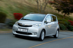 Subaru Trezia 1.3i 99 CV 1.3i Monovolumen Silver Metallic Exterior Frontal-Lateral 5 puertas