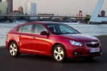 Chevrolet Cruze Gama Cruze 5p Gama Cruze 5p Turismo Velvet Red Exterior Lateral-Frontal 5 puertas