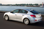 Chevrolet Cruze Gama Cruze 5p Gama Cruze 5p Turismo Ice Silver Exterior Lateral-Posterior 5 puertas