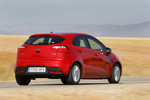 KIA Rio 1.4 CRDi VGT 90 CV Emotion Turismo Signal Red Exterior Posterior-Lateral 5 puertas