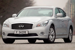 Infiniti M 35 HYBRID Gama M Turismo Liquid Platinum Exterior Frontal-Lateral 4 puertas