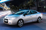 Renault Fluence Z.E. Z.E. Turismo Blanco Glaciar Exterior Frontal-Lateral 4 puertas