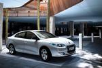 Renault Fluence Z.E. Z.E. Turismo Blanco Glaciar Exterior Lateral-Frontal 4 puertas