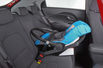KIA Rio 1.4 CRDi VGT 90 CV Emotion Turismo Interior Silla infantil 5 puertas