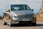 Mercedes-Benz Clase B B 180 CDI BlueEFFICIENCY Gama Clase B Monovolumen Gris Monolito Exterior Lateral-Frontal 5 puertas