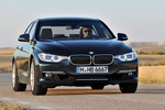 BMW Serie 3 328i (245CV) Luxury Line Turismo Imperialblau Efecto Brillante Exterior Lateral-Frontal 4 puertas