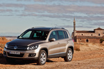 Volkswagen Tiguan  2.0 TDI 140 CV BlueMotion Technology 4Motion DSG Excellence Todo terreno Marr&oacute;n Cashmir Metalizado Exterior Frontal-Lateral 5 puertas