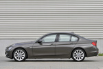BMW Serie 3 320d (184 CV) Modern Line Turismo Mineralgrau Exterior Lateral 4 puertas