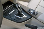 BMW Serie 3 320d (184 CV) Modern Line Turismo Interior Palanca de Cambios 4 puertas