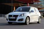Suzuki Swift Sport Sport Turismo Blanco Perlado Exterior Frontal-Lateral 3 puertas
