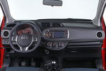 Toyota Yaris 70 Active Turismo Interior Salpicadero 5 puertas