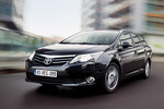 Toyota Avensis Gama Avensis Gama Avensis Turismo familiar Azul Zafiro Exterior Lateral-Frontal 5 puertas